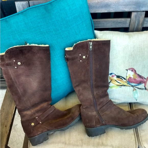 UGG Boots! Tall Brown Suede Women’s Boots! Winter!